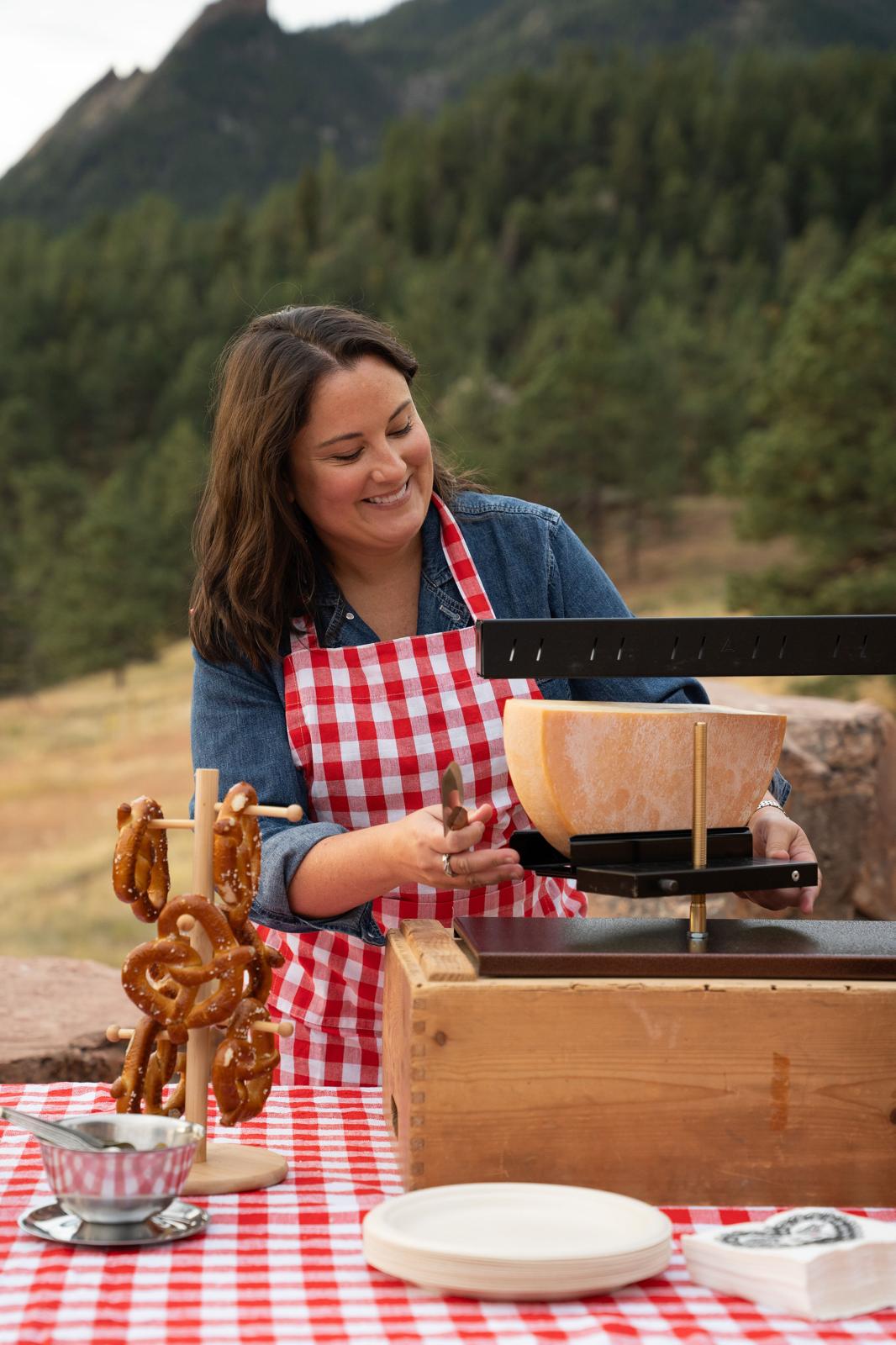 The Petit Chalet - Raclette preparation